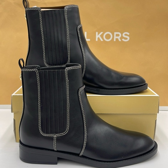 Michael Kors ブラック ブーツ Blake Leather Combat Boot | Michael Kors [US]